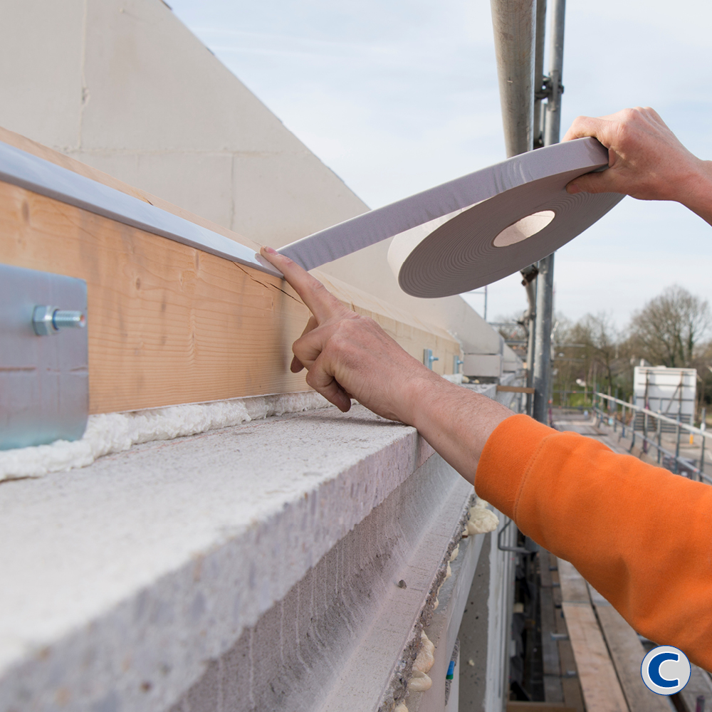 PVC 124 als afdichting tussen muurplaat en dakelement.